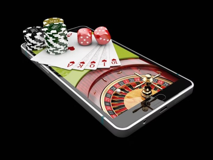 Người dùng Việt Nam truy cập nền tảng fli88 trên thiết bị mobile